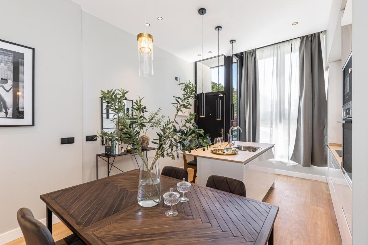 Totec Ventures Apartment Мадрид Екстериор снимка