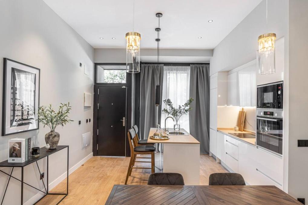 Totec Ventures Apartment Мадрид Екстериор снимка